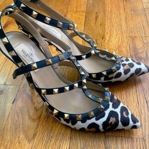Valentino Garavani Animal Print Cheetah Print Rockstud Rare Pointed Heels 10 US